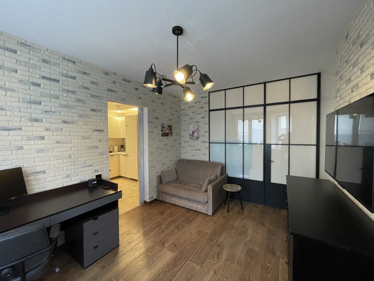 Продам однокомнатную (1-комн.) квартиру, Госпитальная ул, 10, Селятино рп