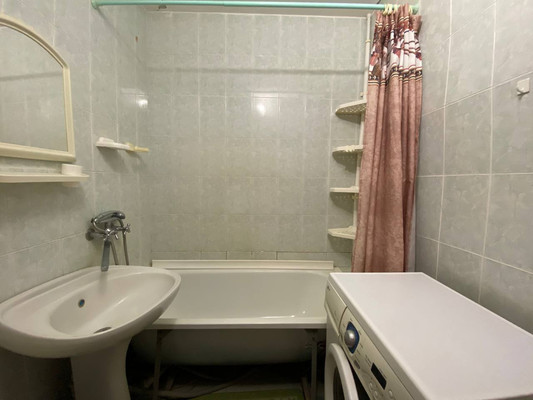 Продам двухкомнатную (2-комн.) квартиру, Ляпидевского ул, 66а, Тихорецк г