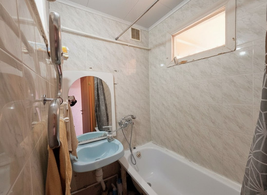 Продам двухкомнатную (2-комн.) квартиру, Профсоюзная ул, 87/29, Ростов-на-Дону г