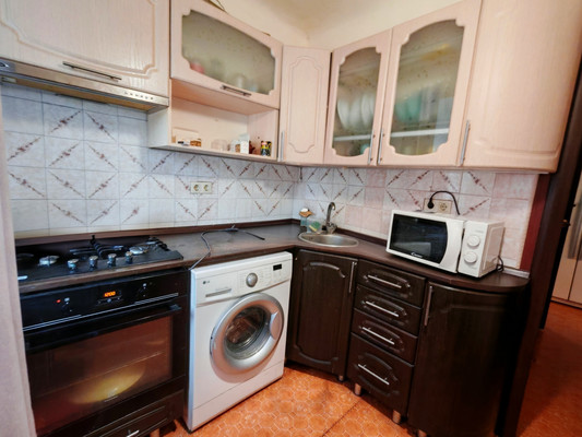 Продам трехкомнатную (3-комн.) квартиру, Казахская ул, 153, Ростов-на-Дону г