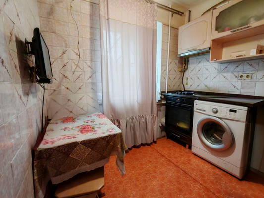 Продам трехкомнатную (3-комн.) квартиру, Казахская ул, 153, Ростов-на-Дону г