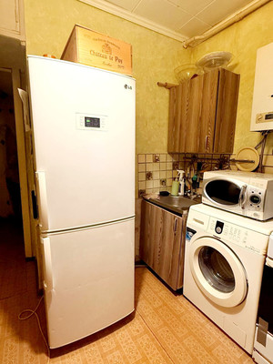 Продам трехкомнатную (3-комн.) квартиру, Таганрогская ул, 139/4, Ростов-на-Дону г