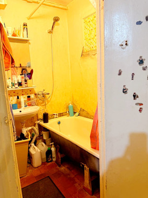 Продам трехкомнатную (3-комн.) квартиру, Таганрогская ул, 139/4, Ростов-на-Дону г