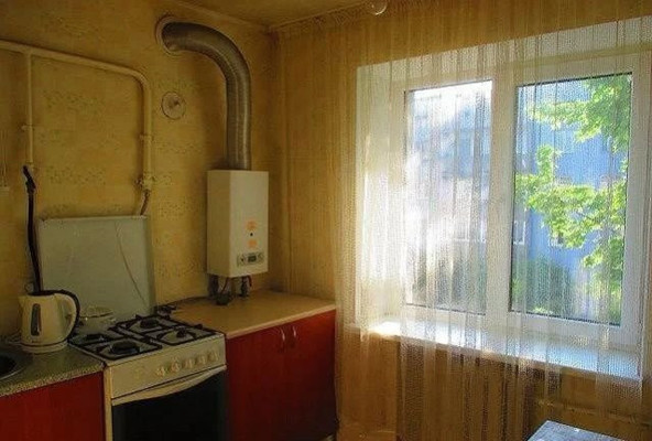 Продам двухкомнатную (2-комн.) квартиру, Черняховского ул, 60, Калининград г