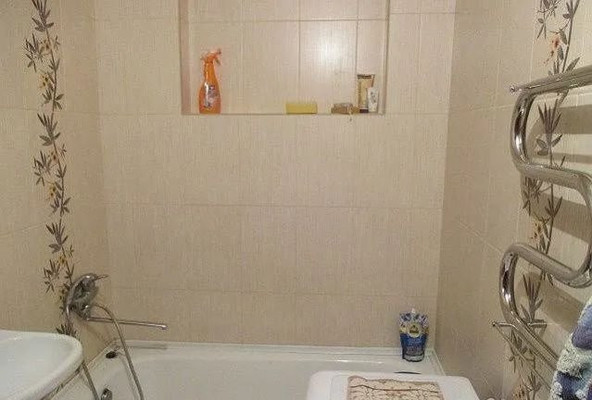 Продам двухкомнатную (2-комн.) квартиру, Черняховского ул, 60, Калининград г