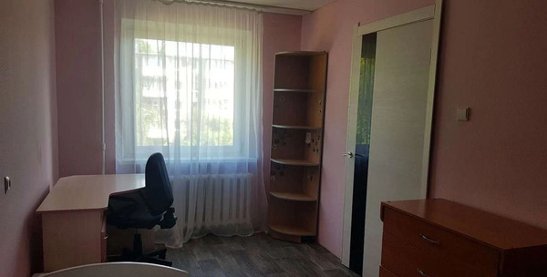 Продам двухкомнатную (2-комн.) квартиру, Каштановая аллея ул, 170, Калининград г