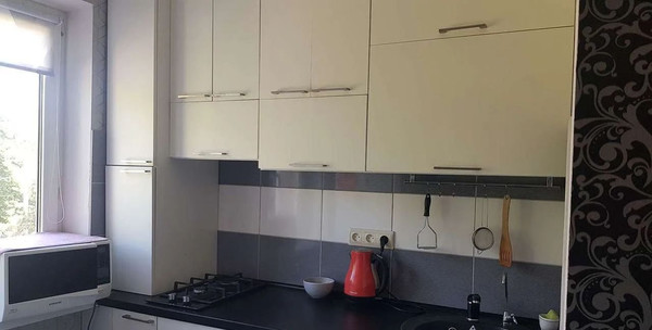 Продам двухкомнатную (2-комн.) квартиру, Каштановая аллея ул, 170, Калининград г