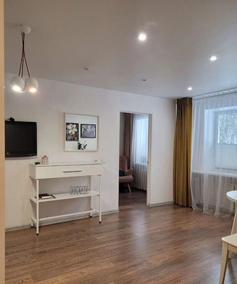 Продам двухкомнатную (2-комн.) квартиру, Ленинский пр-кт, 79, Калининград г