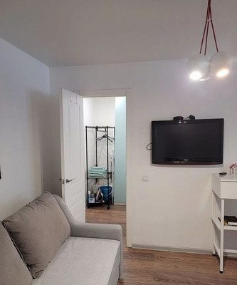 Продам двухкомнатную (2-комн.) квартиру, Ленинский пр-кт, 79, Калининград г