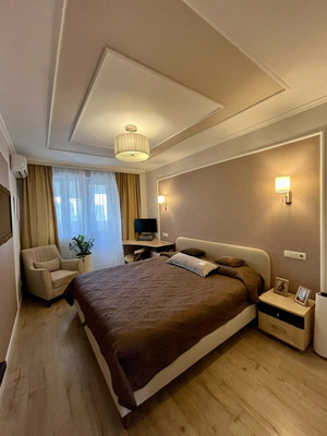 Продам трехкомнатную (3-комн.) квартиру, Жмайлова ул, 4е, Ростов-на-Дону г