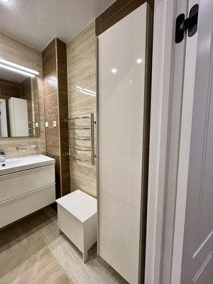 Продам трехкомнатную (3-комн.) квартиру, Жмайлова ул, 4е, Ростов-на-Дону г