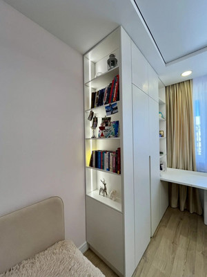 Продам трехкомнатную (3-комн.) квартиру, Жмайлова ул, 4е, Ростов-на-Дону г