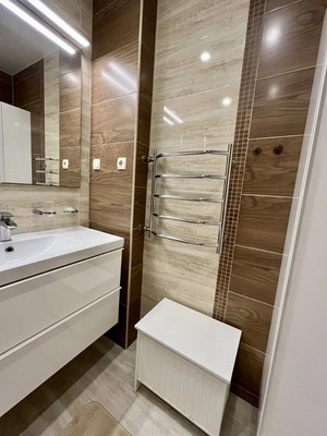 Продам трехкомнатную (3-комн.) квартиру, Жмайлова ул, 4е, Ростов-на-Дону г