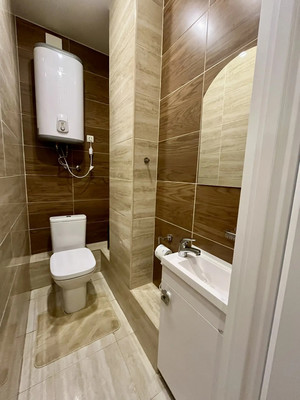 Продам трехкомнатную (3-комн.) квартиру, Жмайлова ул, 4е, Ростов-на-Дону г