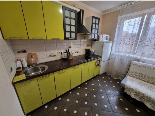 Продам однокомнатную (1-комн.) квартиру, 60 лет Победы ул, 10а, Октябрьский рп