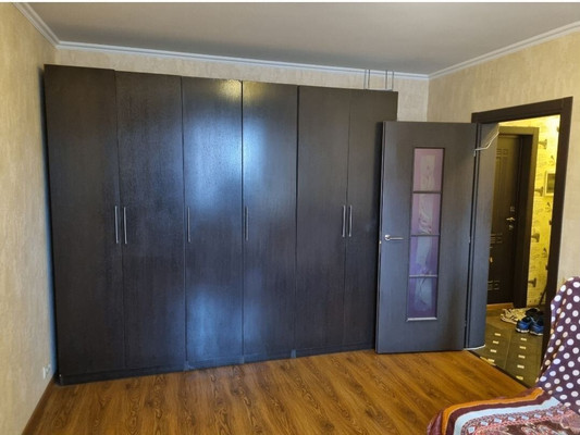 Продам однокомнатную (1-комн.) квартиру, 60 лет Победы ул, 10а, Октябрьский рп