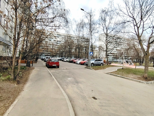 Продам однокомнатную (1-комн.) квартиру, Дубнинская ул, 28к1, Москва г