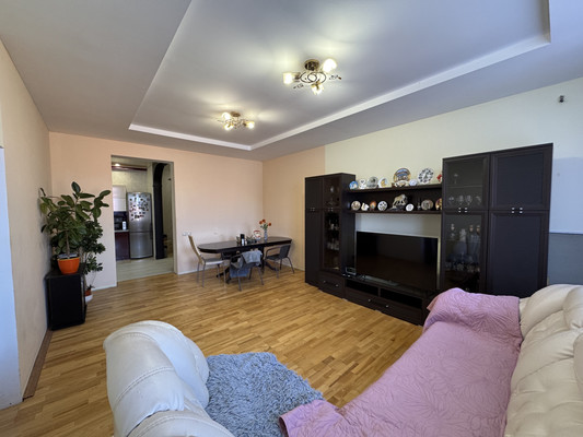 Продам трехкомнатную (3-комн.) квартиру, Лесная ул, 17, Михнево д