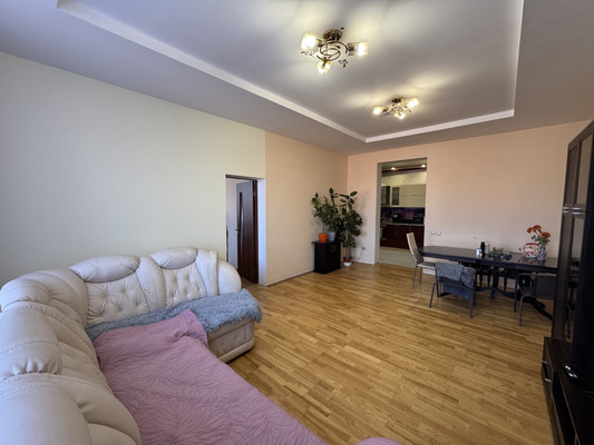 Продам трехкомнатную (3-комн.) квартиру, Лесная ул, 17, Михнево д