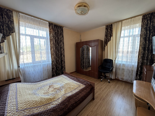 Продам трехкомнатную (3-комн.) квартиру, Лесная ул, 17, Михнево д