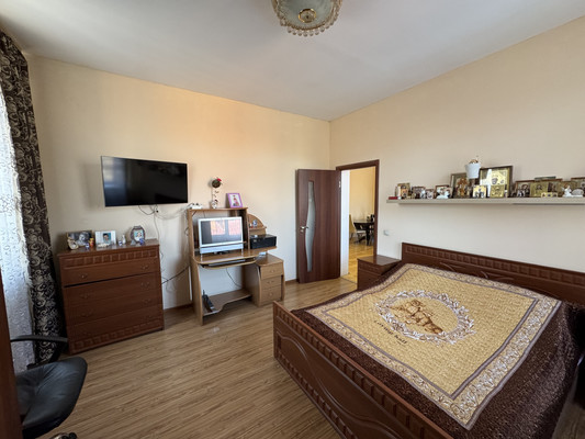 Продам трехкомнатную (3-комн.) квартиру, Лесная ул, 17, Михнево д