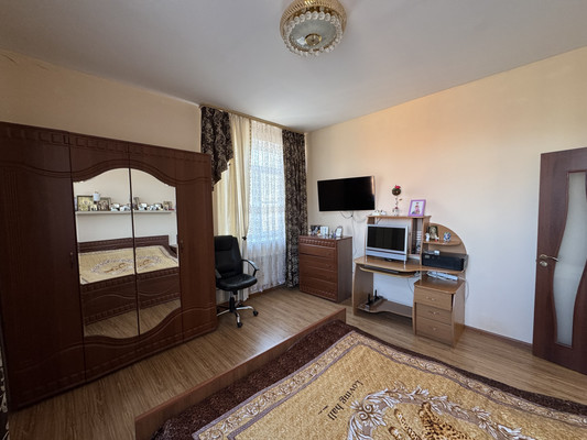 Продам трехкомнатную (3-комн.) квартиру, Лесная ул, 17, Михнево д