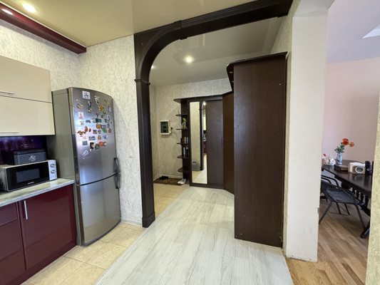 Продам трехкомнатную (3-комн.) квартиру, Лесная ул, 17, Михнево д