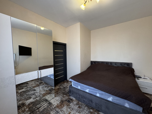 Продам трехкомнатную (3-комн.) квартиру, Лесная ул, 17, Михнево д