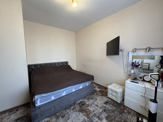 Продам трехкомнатную (3-комн.) квартиру, Лесная ул, 17, Михнево д