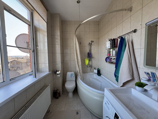 Продам трехкомнатную (3-комн.) квартиру, Лесная ул, 17, Михнево д