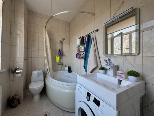 Продам трехкомнатную (3-комн.) квартиру, Лесная ул, 17, Михнево д