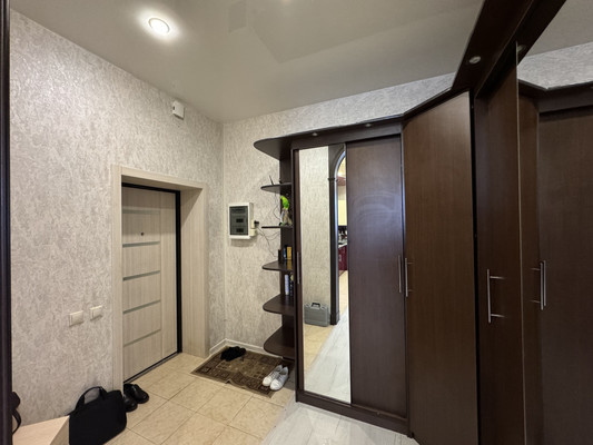 Продам трехкомнатную (3-комн.) квартиру, Лесная ул, 17, Михнево д