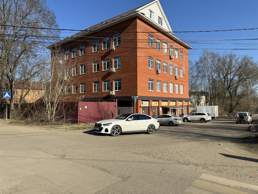 Продам трехкомнатную (3-комн.) квартиру, Лесная ул, 17, Михнево д