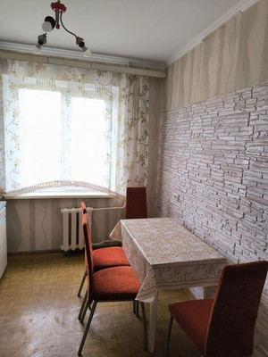 Продам трехкомнатную (3-комн.) квартиру, Героев Сталинграда ул, 11, Симферополь г