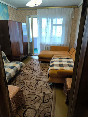 Продам трехкомнатную (3-комн.) квартиру, Героев Сталинграда ул, 11, Симферополь г