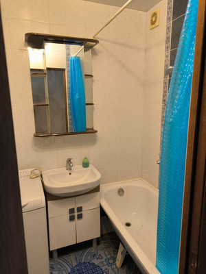 Продам трехкомнатную (3-комн.) квартиру, Героев Сталинграда ул, 11, Симферополь г