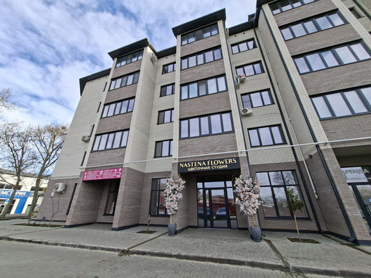 Продам трехкомнатную (3-комн.) квартиру, Октябрьская ул, 74, Тихорецк г