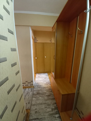 Продам двухкомнатную (2-комн.) квартиру, Омская ул, 4, Нижневартовск г
