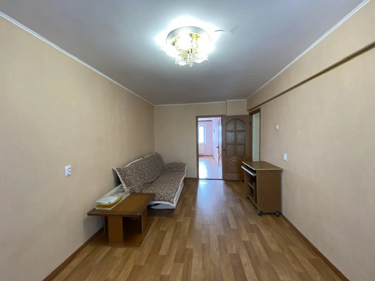 Продам трехкомнатную (3-комн.) квартиру, Дружбы Народов ул, 15а, Нижневартовск г