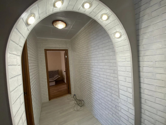 Продам трехкомнатную (3-комн.) квартиру, Дружбы Народов ул, 15а, Нижневартовск г