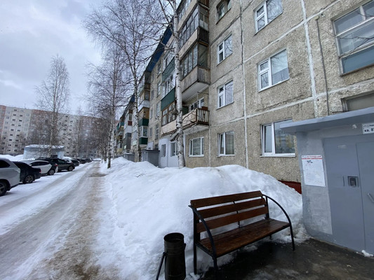 Продам трехкомнатную (3-комн.) квартиру, Дружбы Народов ул, 15а, Нижневартовск г