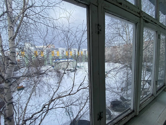 Продам трехкомнатную (3-комн.) квартиру, Дружбы Народов ул, 15а, Нижневартовск г