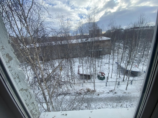 Продам трехкомнатную (3-комн.) квартиру, Дружбы Народов ул, 15а, Нижневартовск г