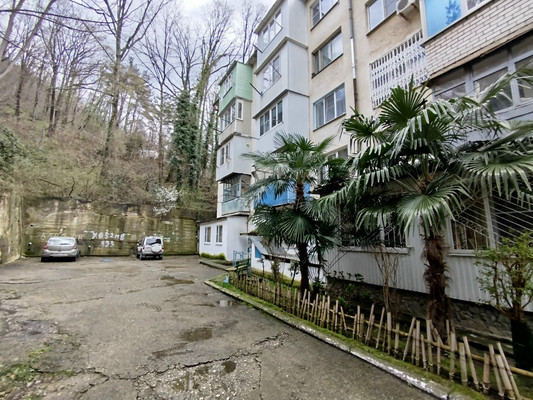 Продам трехкомнатную (3-комн.) квартиру, 2, Сосновый п