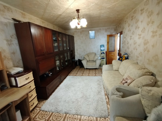 Продам трехкомнатную (3-комн.) квартиру, 2, Сосновый п