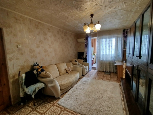 Продам трехкомнатную (3-комн.) квартиру, 2, Сосновый п