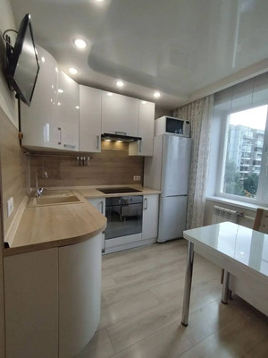 Продам двухкомнатную (2-комн.) квартиру, Кутузова ул, 76, Красноярск г