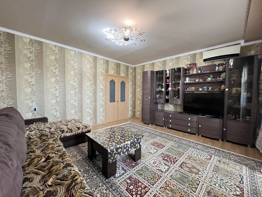 Продам двухкомнатную (2-комн.) квартиру, Тренева ул, 11к2, Астрахань г