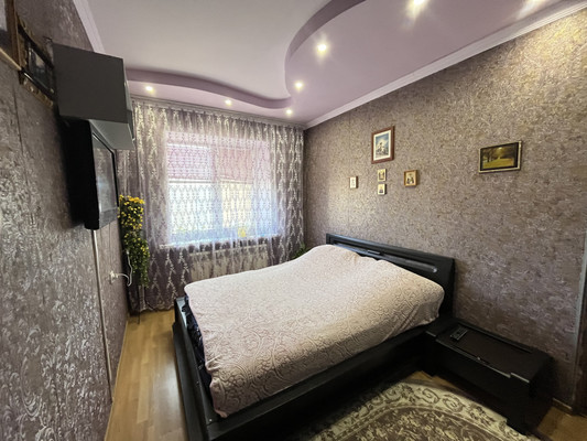 Продам двухкомнатную (2-комн.) квартиру, Тренева ул, 11к2, Астрахань г