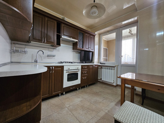 Продам двухкомнатную (2-комн.) квартиру, 2-й Таманской Дивизии ул, 37, Вольный Аул кп